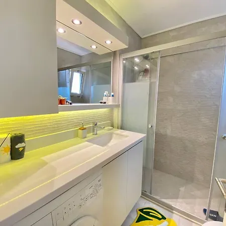 דירה Impressive Flat In The Heart Of Alsancak *