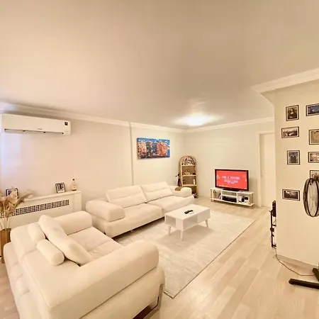 Impressive Flat In The Heart Of Alsancak איזמיר
